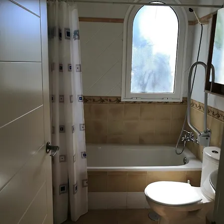 Apartamento Con Patio Y Salida A La Piscina.